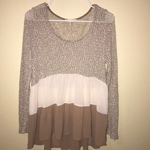Tops - Cute flowy top Tops - Cute flowy top